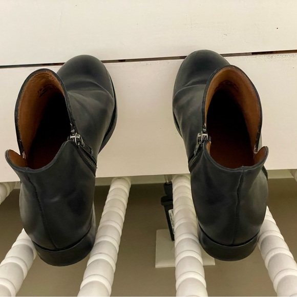 Frye - Picture 4 of 8